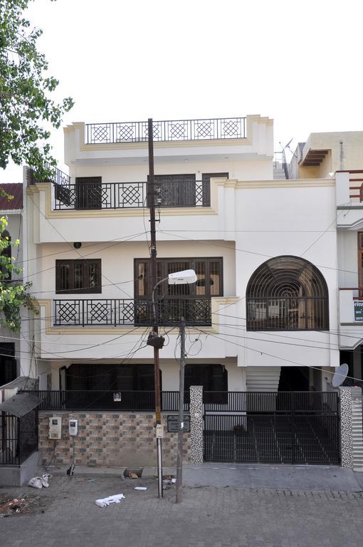 Mohini Home Stay Агра Екстер'єр фото