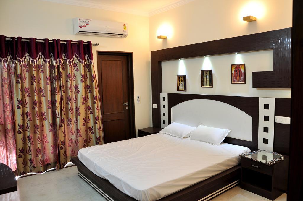 Mohini Home Stay Агра Екстер'єр фото